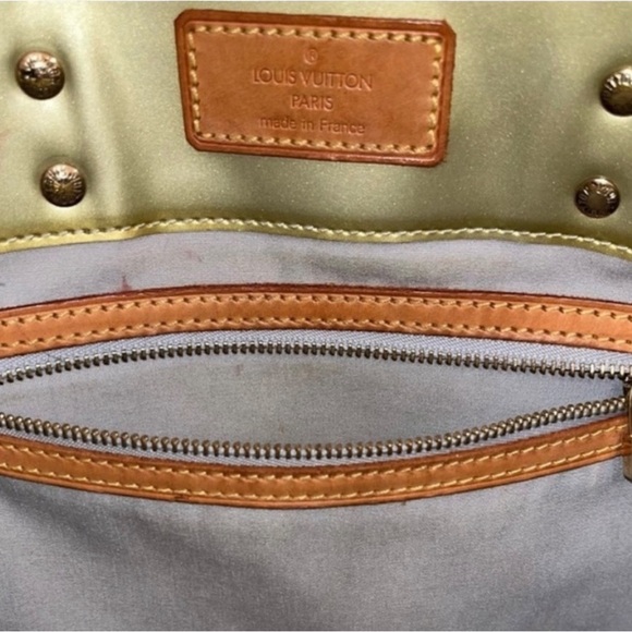 Louis Vuitton Vernis Reade PM Tote Bag in Pear Green - Picture 4 of 12